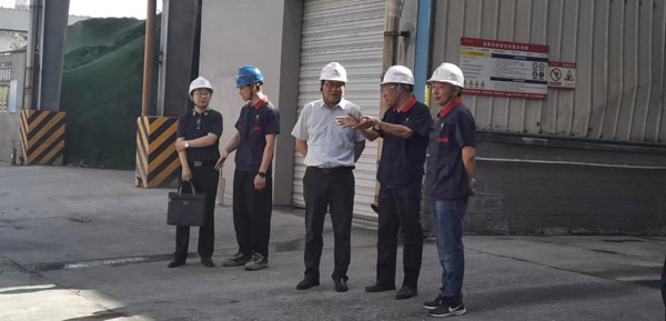 集團(tuán)公司黨委委員、股份公司黨委書(shū)記、總經(jīng)理蔣培進(jìn)到建材公司調(diào)...